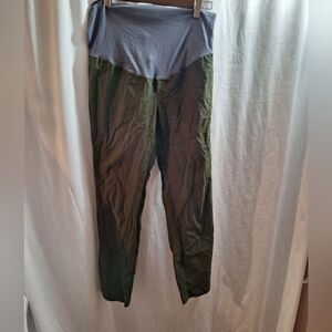Maacie maternity pants large